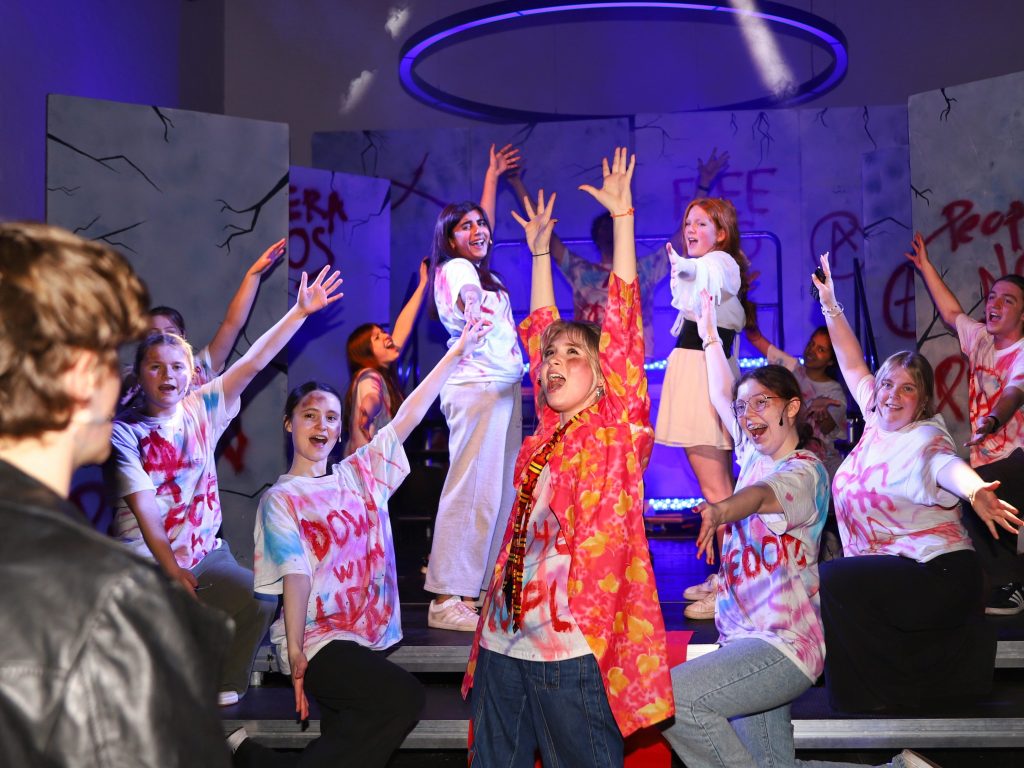 Crowd for Jesus Christ Superstar